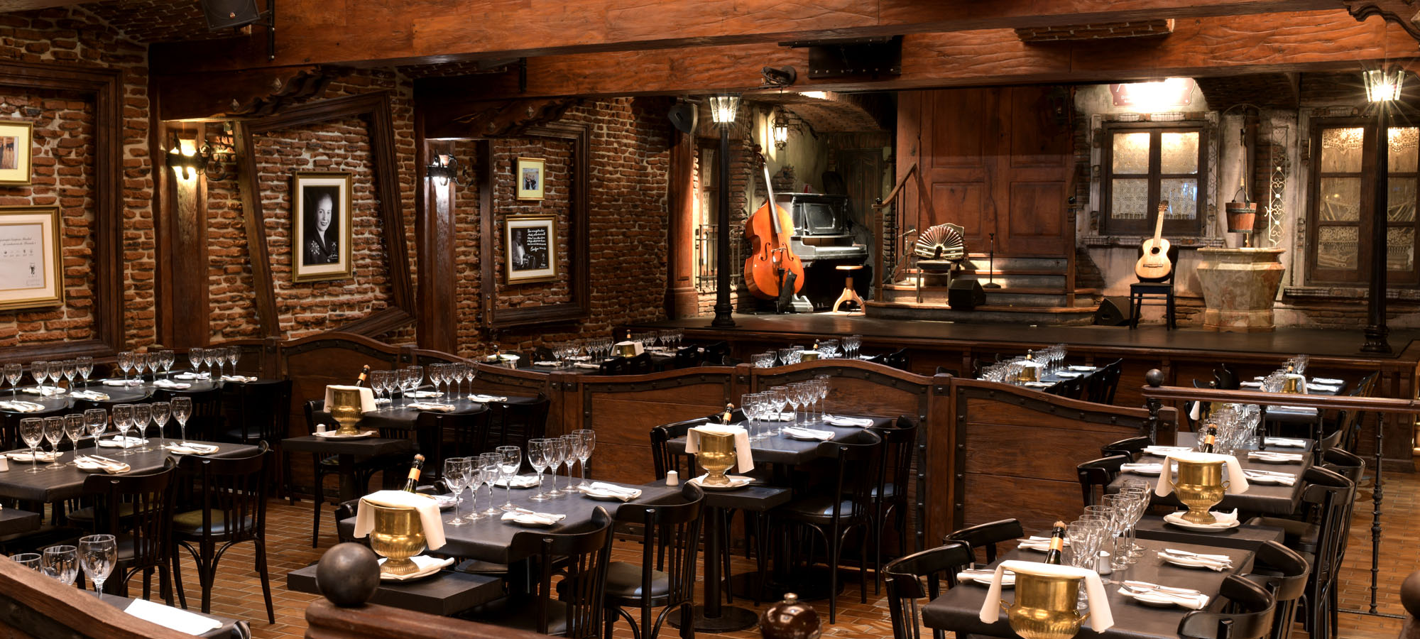 Salón elegante para show de tango - Aljibe Tango