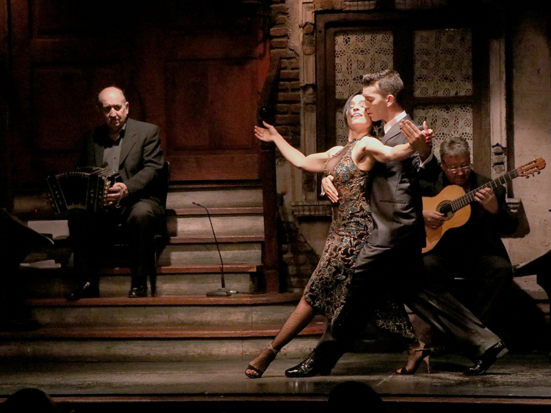 - VIP - TANGO AND FOLKLORE SHOW