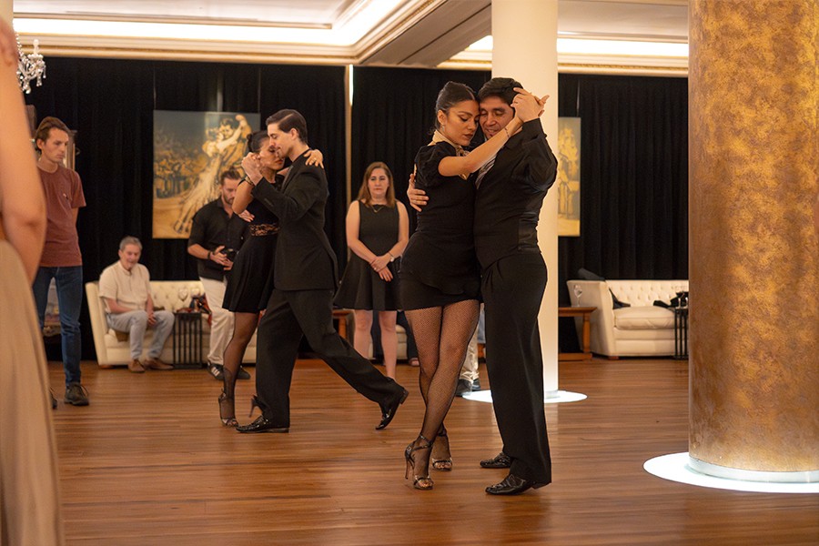 TANGO LESSON + DRINK